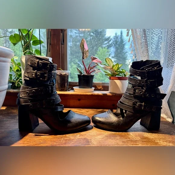 Freebird by Steven Black Tali size 8 - Picture 5 of 8